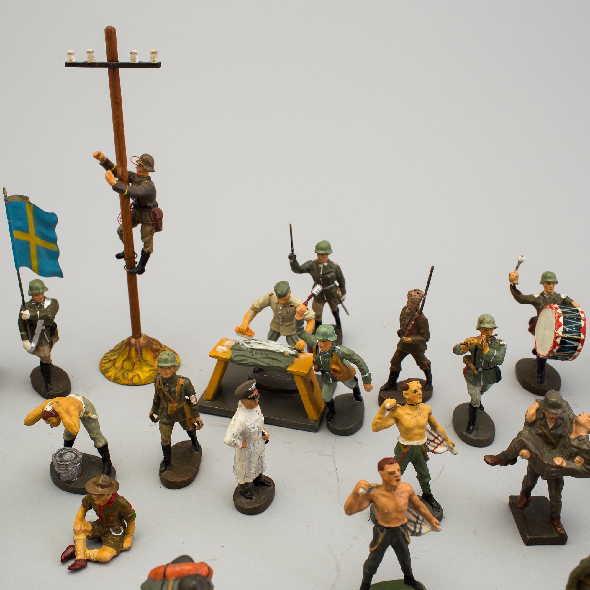 ELASTOLIN OCH LINEOL, samling med 65 figurer, Tyskland, 1930/40-tal.