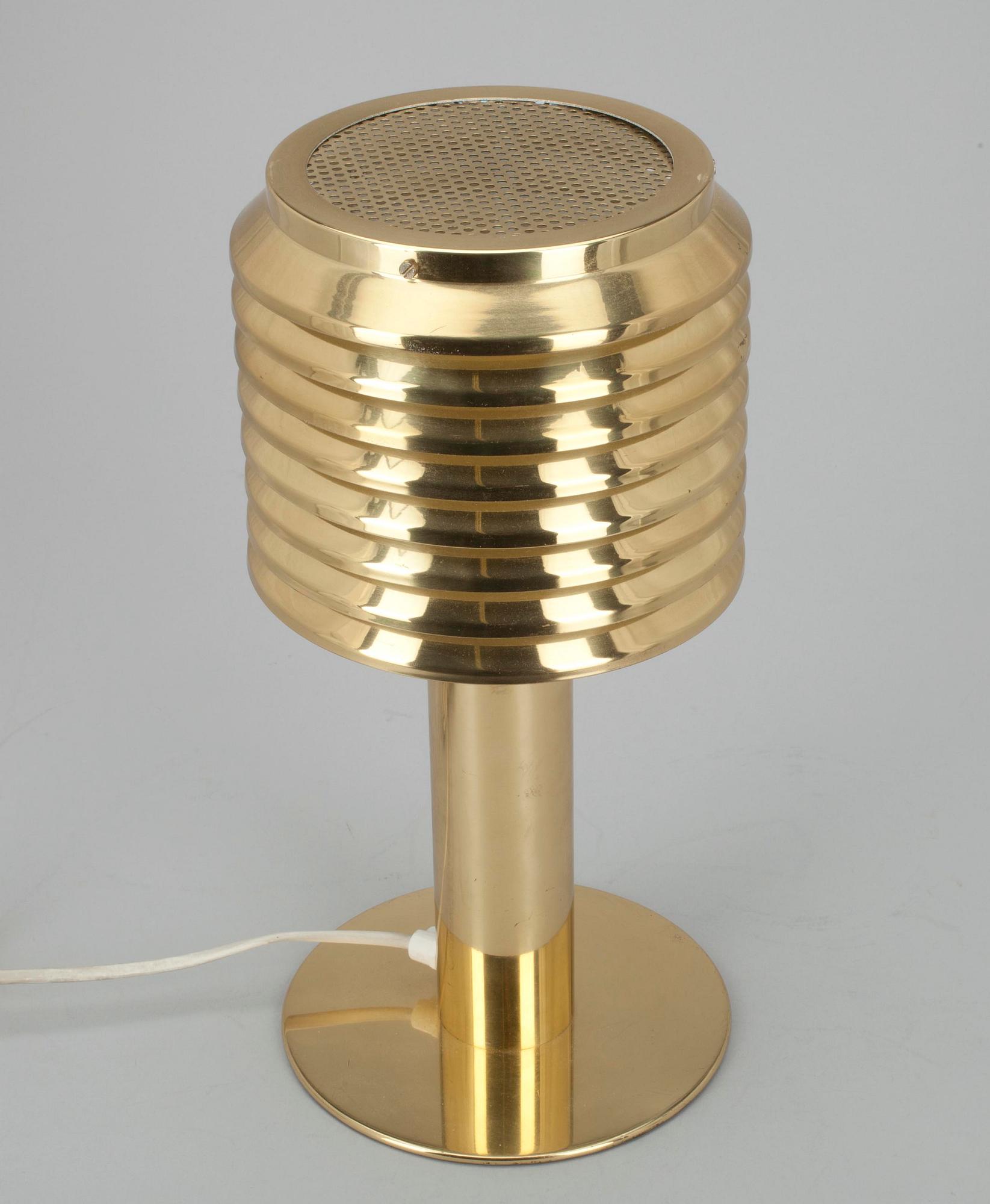 BORDSLAMPA, mässing, Hans Agne Jakobsson, Markaryd, 1900-talets senare hälft.