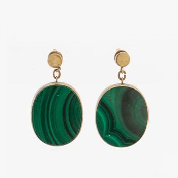 Halsband, ring och armband med slipade malakiter, Kina 1900-talets första hälft.