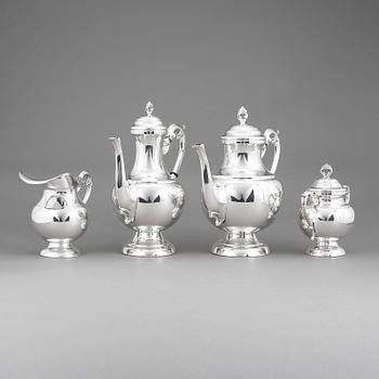 KAFFE OCH TESERVIS, 4 delar, låghaltigt silver 800, 1900-tal. Vikt ca 2308 gram.