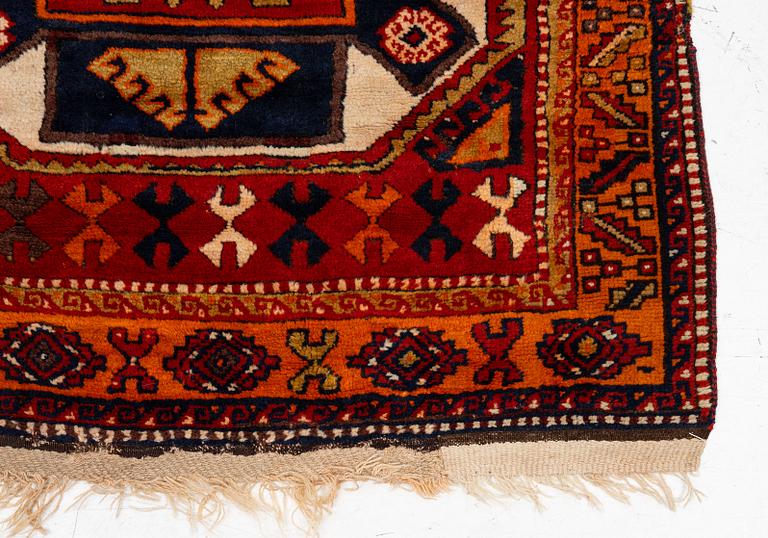 Gallerimatta, semiantik Adiyaman, sydöstra Anatolien, ca 345 x 100 cm.