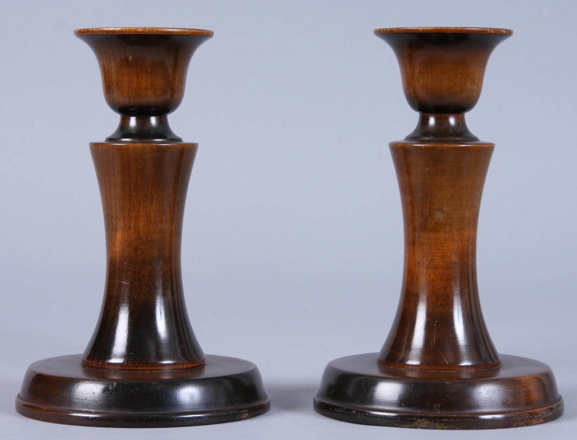 LJUSSTAKAR, ett par, "Liljeholmens ljusstake N:r 11", Carl Malmsten.