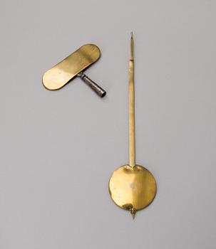 BORDSPENDYL, rokoko, hovurmakare  Jacob Kock, Stockholm verksam 1762-1805.