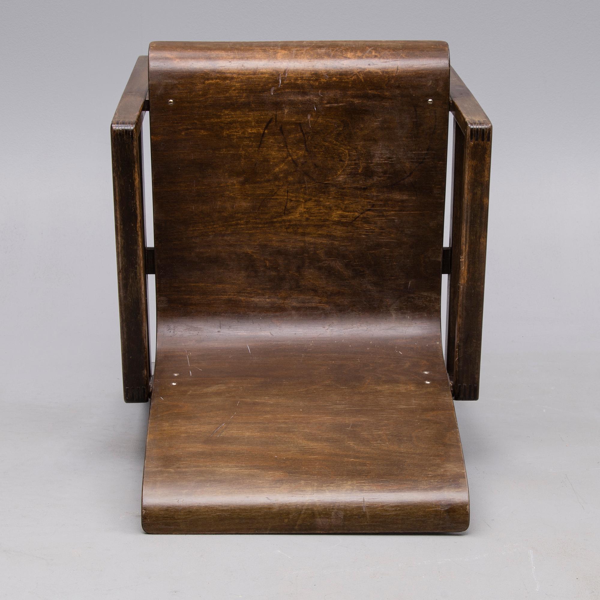 KARMSTOL, modell 51, Alvar Aalto, Artek, 1900-talets mitt.