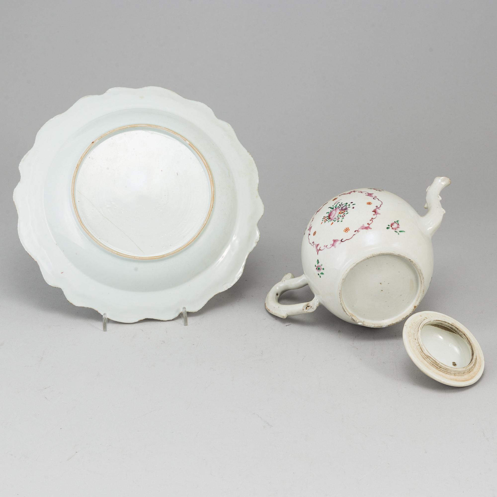 A famille rose teapot with cover and a dish, Qing dynasty, Qianlong (1736-95).