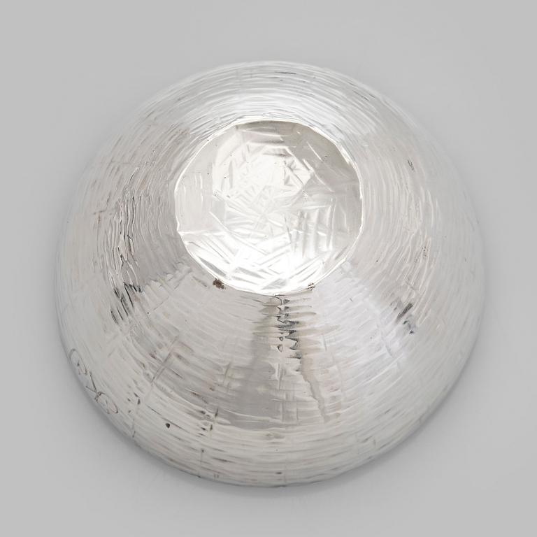 Eva Hidström, Malja, sterlinghopea, emali, Kultakeskus, Hämeenlinna 1971.