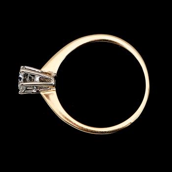RING, 14K guld, briljantslipad diamant ca 0.58 ct.