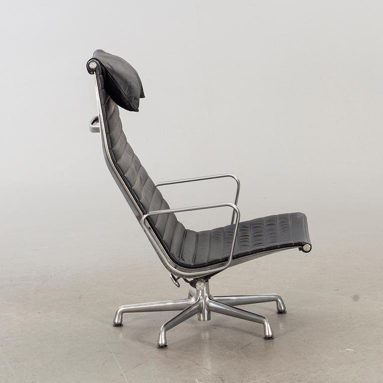 CHARLES AND RAY EAMES, An "EA-124, Aluminium Group", Herman Miller lounge chair. USA.