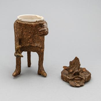 TOBAKSBURK med PIPSTÄLL, England, 1900-talets början.