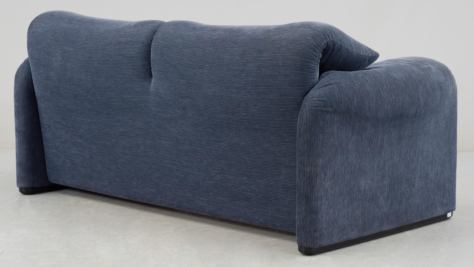 SOFFA, "Maralunga", Vico Magistretti för Cassina.