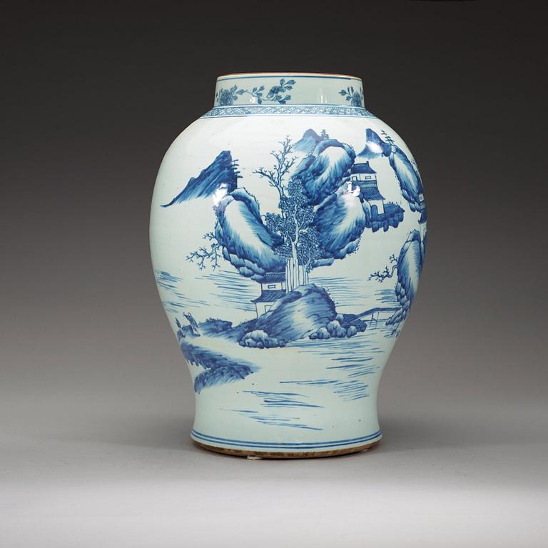 A large blue and white jar, Qing dynasty, Jiaqing (1796-1820).