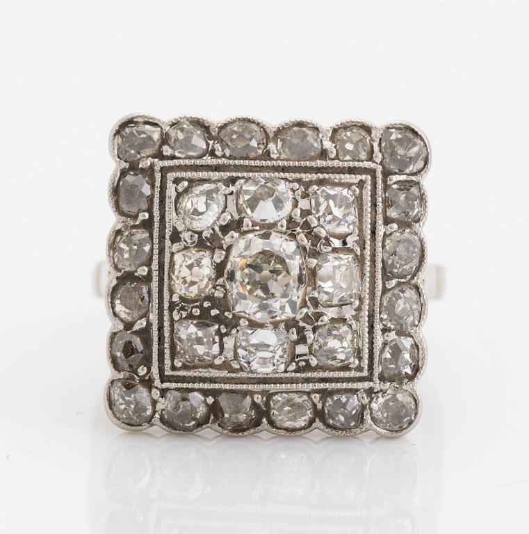 Old cut diamond ring.