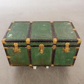 An Italien Brevettato trunk first half of the 20th century.