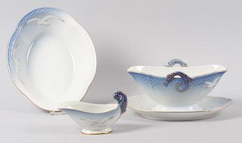 MATSERVIS, 47 delar, porslin. Bing & Gröndal, "Måsen".