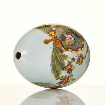 A Russian porcelain Easter Egg, 19th Century, presumably Imperial porcelain manufactroy, St Petersburg.