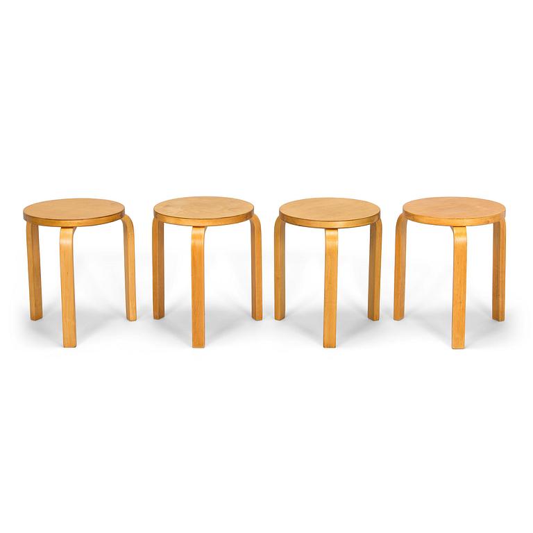 Alvar Aalto, jakkaroita, 4 kpl malli 60, O.Y. Huonekalu- ja Rakennustyötehdas A.B. 1900-luvun puoliväli.