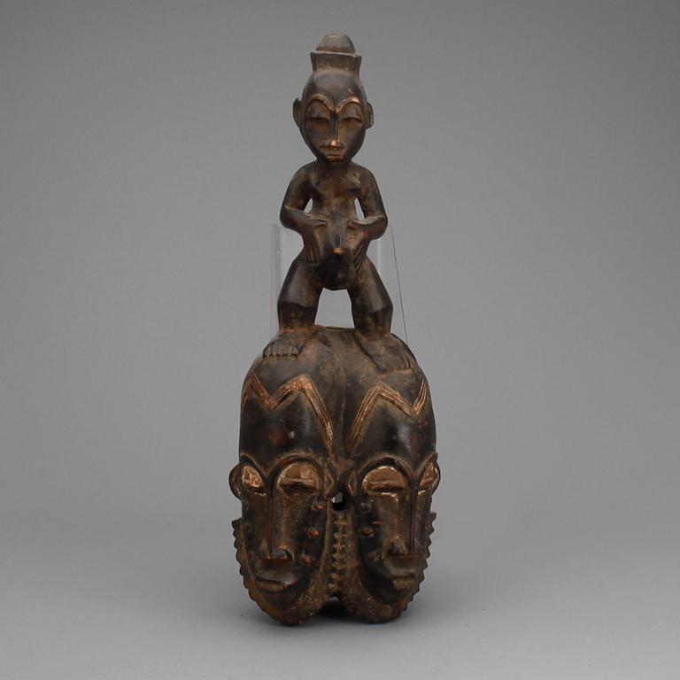 MASK, trä. Afrika, 1900-tal.
