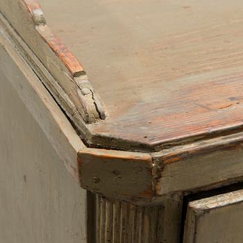 CUPBOARD, first half of the 19th century.