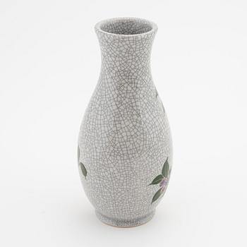 A Japanese vase, first half of the 20th Century.