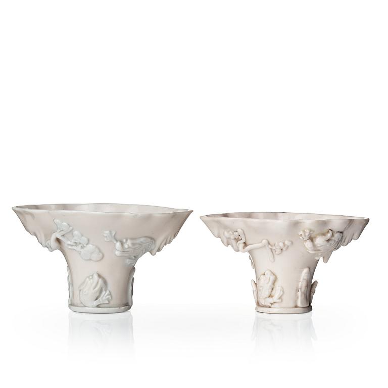 Vinofferbägare, två stycken, blanc de chine. Qingdynastin, Kangxi (1662-1722).