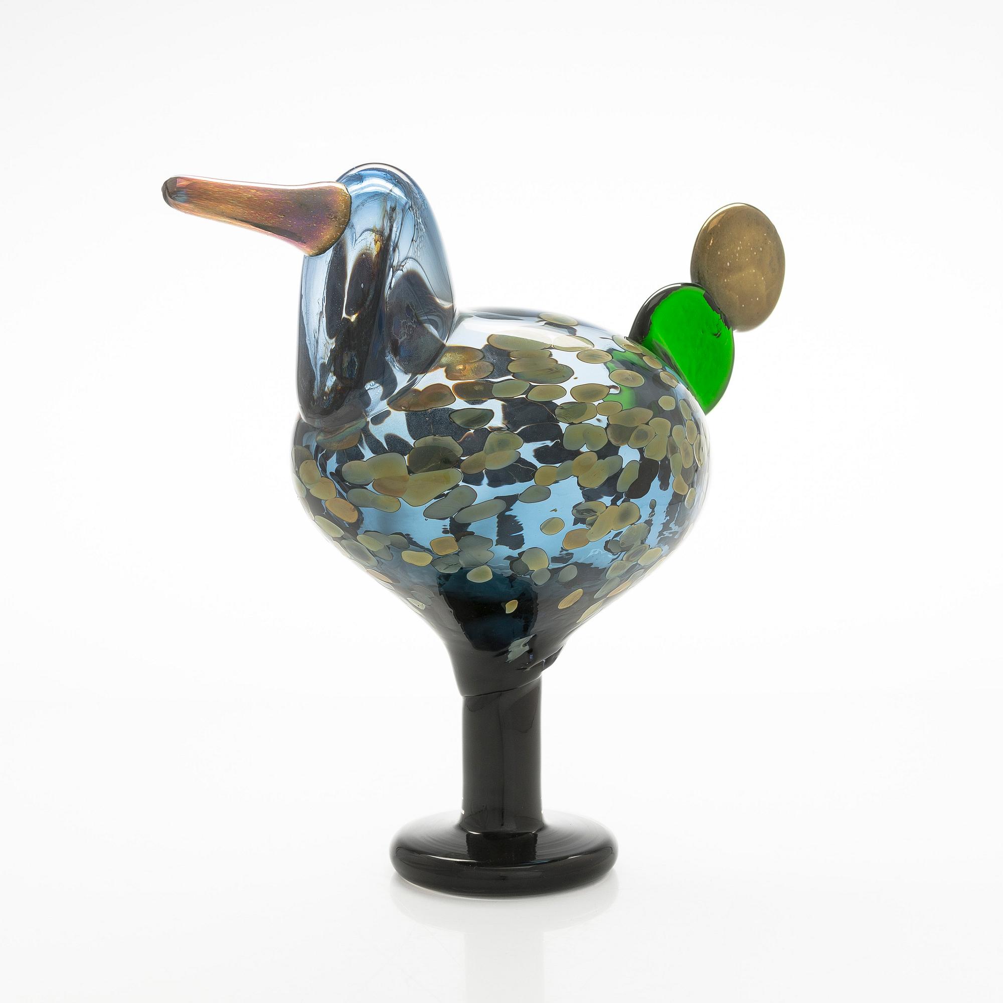 Oiva Toikka, a 'Kiikkuri' glass bird, signed Oiva Toikka Nuutajärvi 1995.
