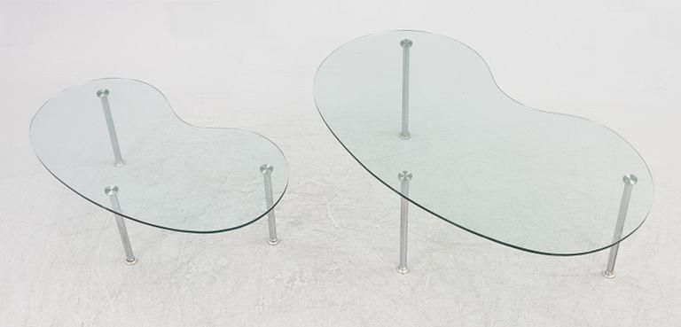A pair of coffee tables, second half of the 20th Century.