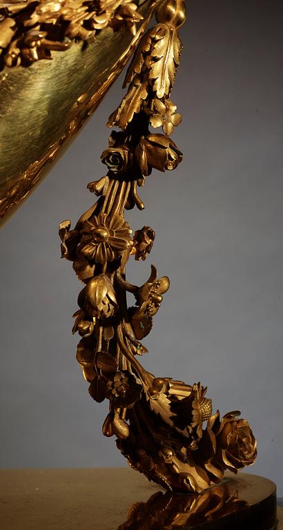 A RARE AND LARGE RHYTON VASE. French Empire, early 19th century.