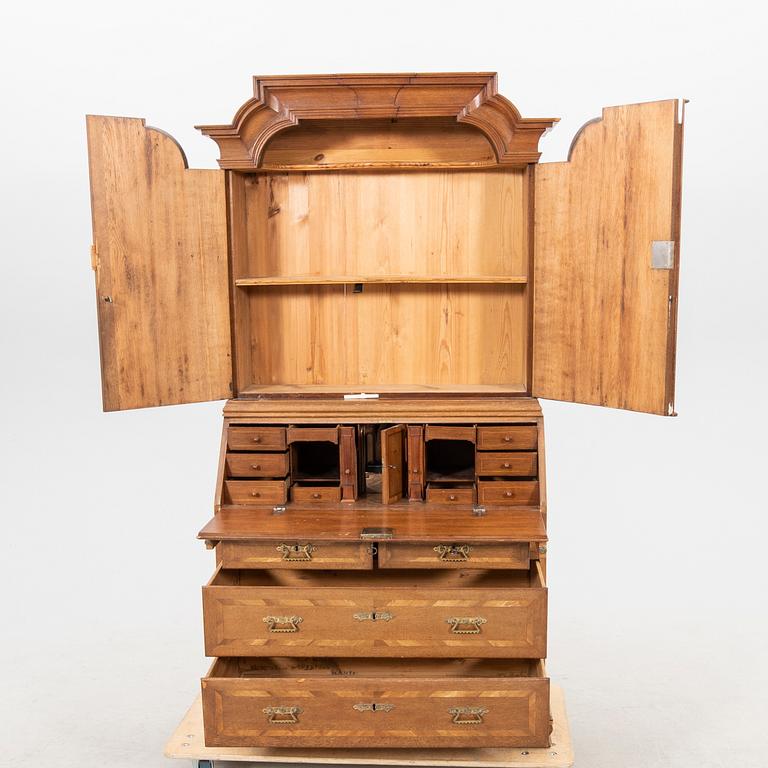 Skrivskåp barock 1700-talets mitt.