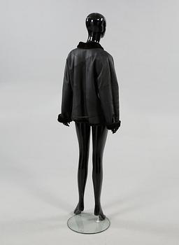 JACKA, Max Mara.