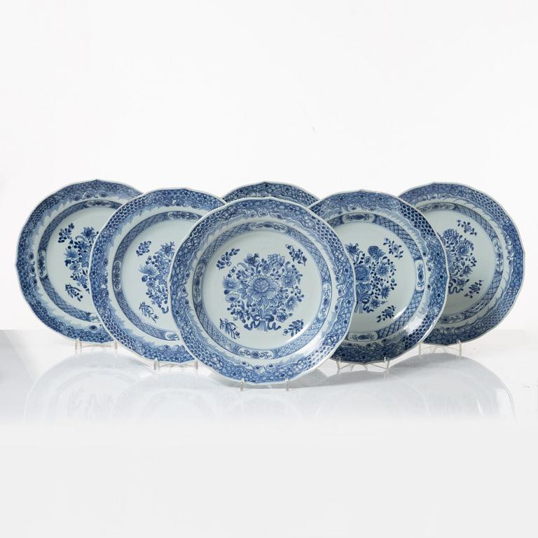 15 porcelain plates, China, Qing dynasty, Qianlong 1736-95.