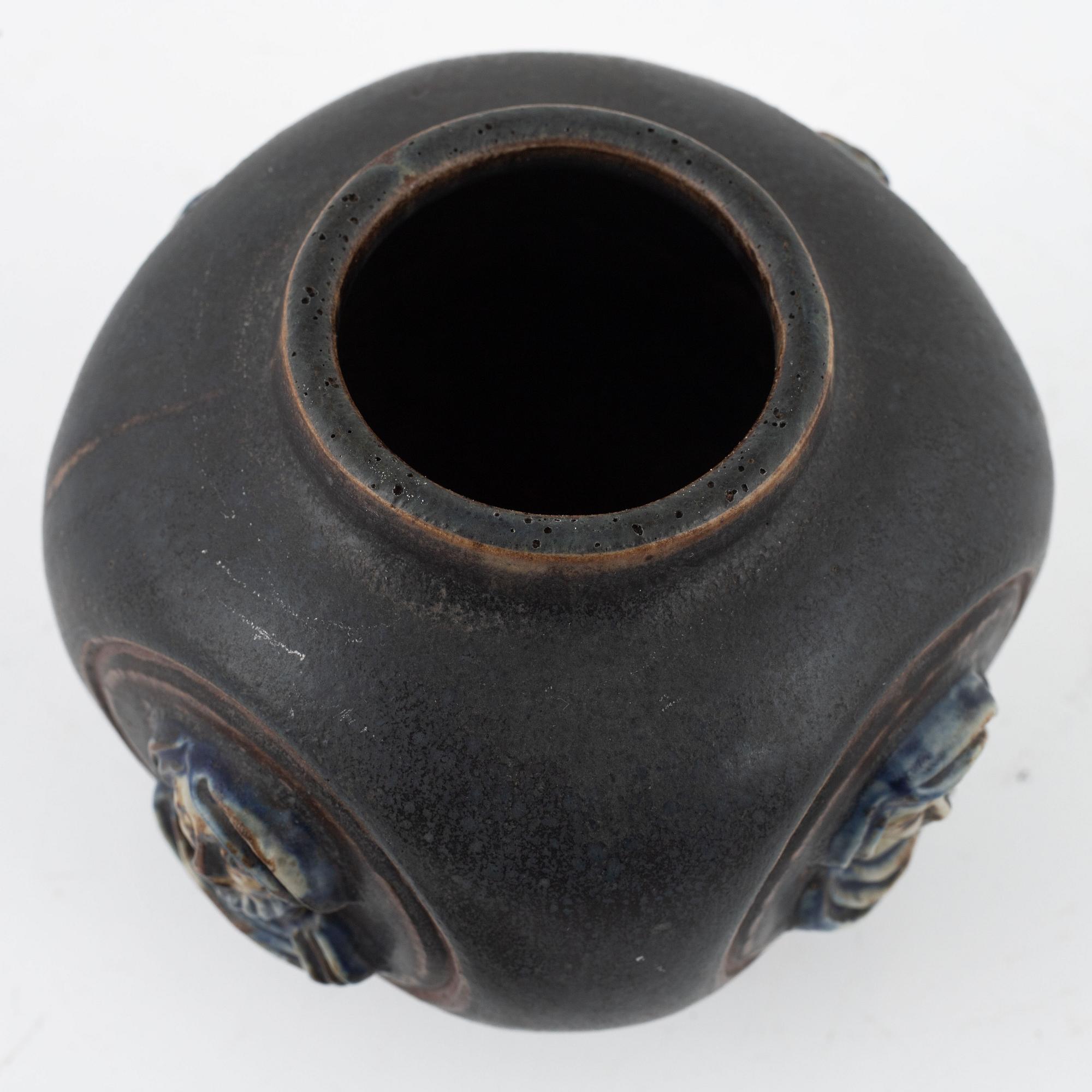 Jais Nielsen, lockurna, stengods, Royal Copenhagen Danmark, 1928.