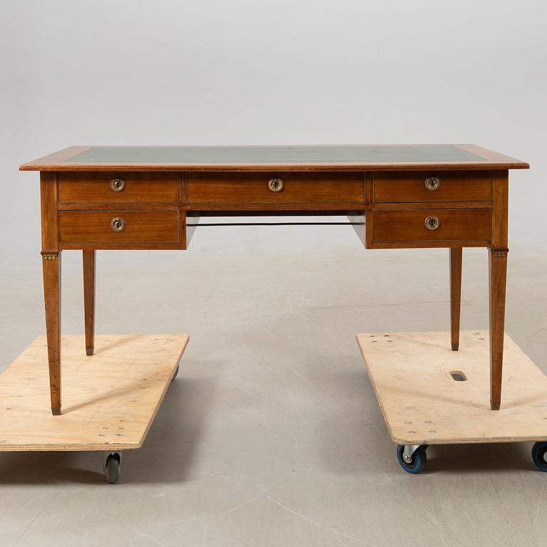 Desk in the Gustavian style, first half of the 20th century.