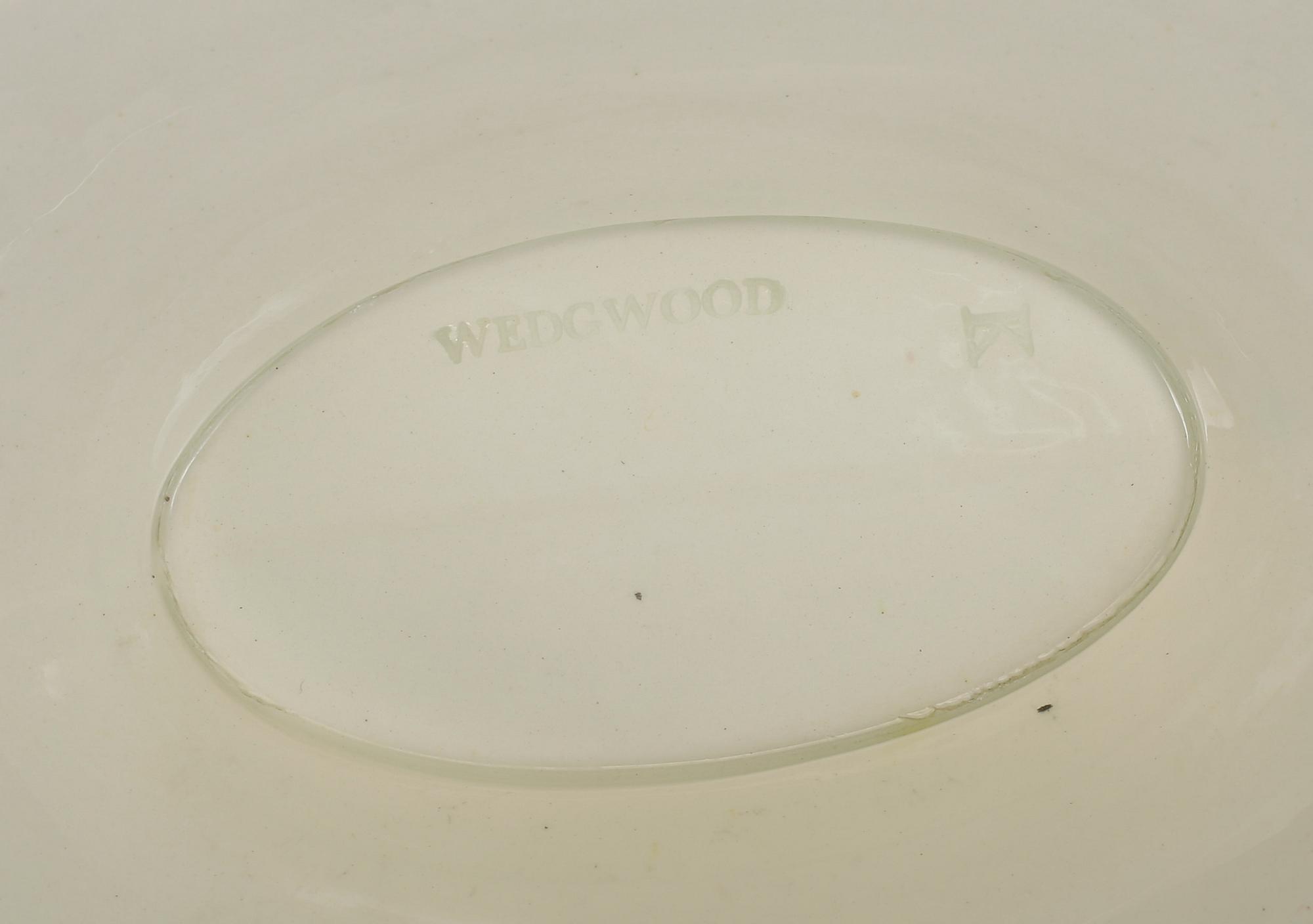 TERRIN med LOCK, flintgods, Wedgwood, England, omkr år 1800.