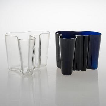 ALVAR AALTO, two glass vases, signed Alvar Aalto.