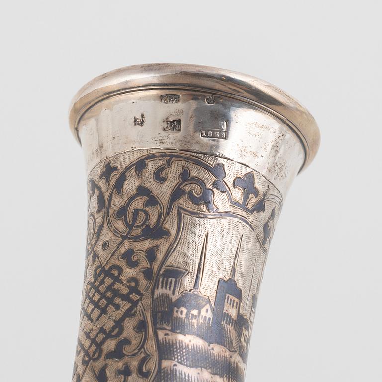 Champagneglas, 3 st, silver, bl a Moskva 1848.