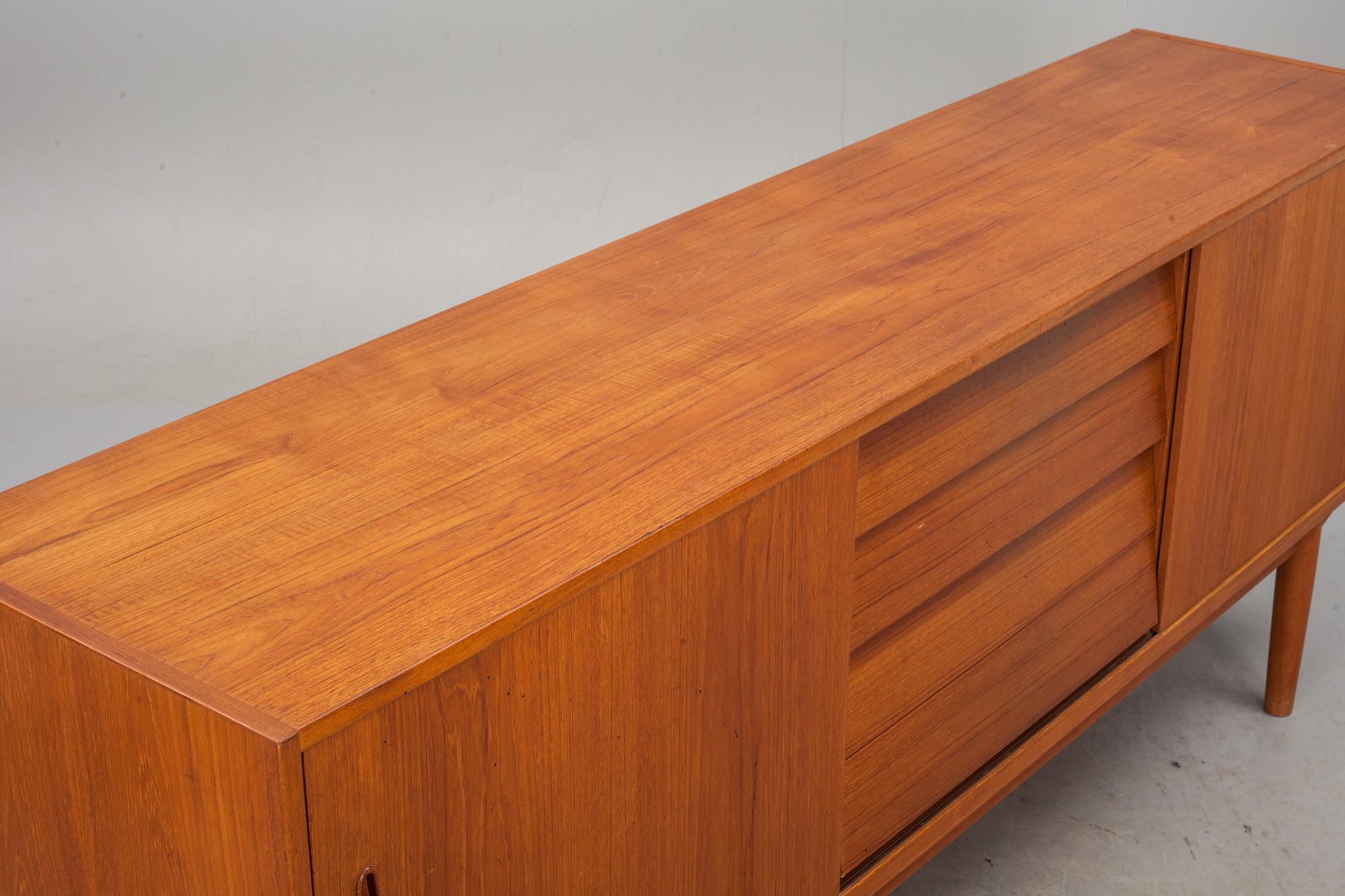 SIDEBOARD, Troeds Bjärnum "Trio", Nils Jonsson.