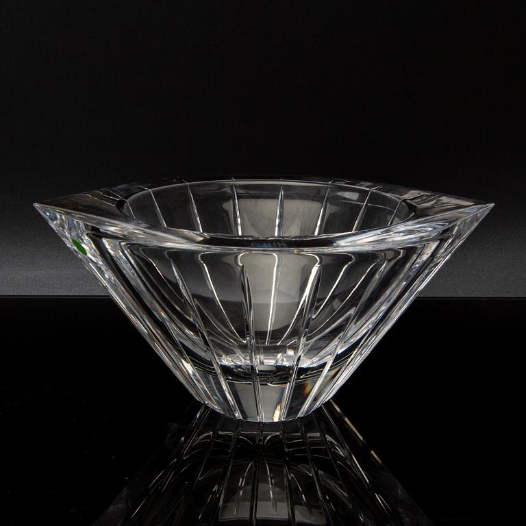 JAN JOHANSSON, two signed Orrefors glass bowls. Models. 21th century.