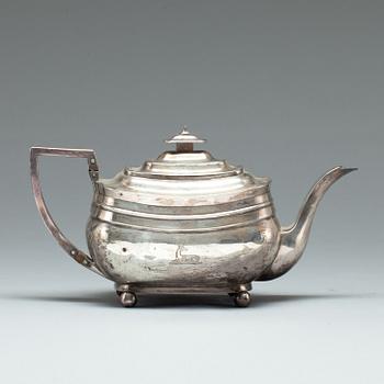 TEKANNA, silver, Regency, London, England, 1812-13. Vikt 591 g.