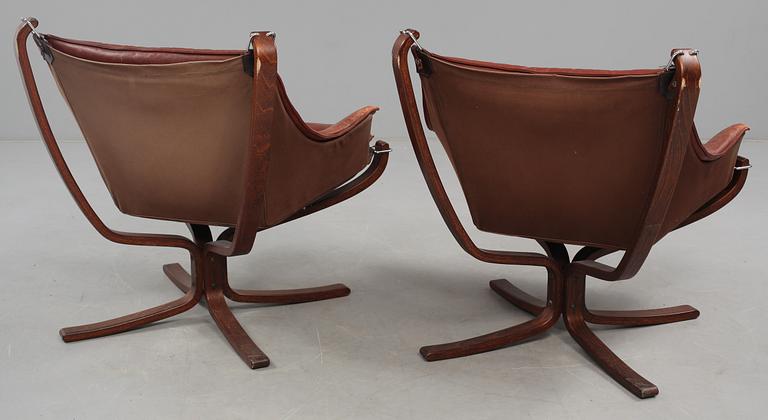 FÅTÖLJER, ett par, "Falcon chair", Sigurd Russel, Vatne möbler, 1900-talets andra hälft.