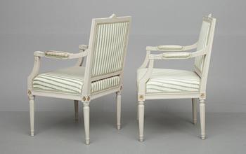 KARMSTOLAR, ett par, gustaviansk stil 1900-talets början.