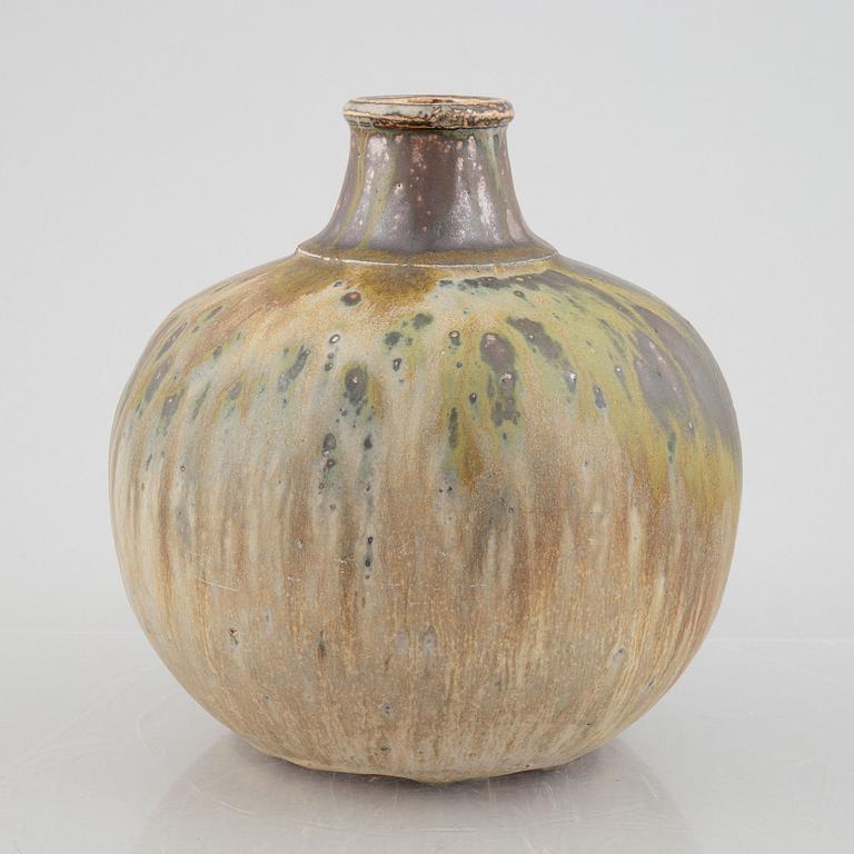 Rolf Palm, a stoneware vase, Mölle 1967.