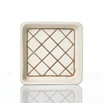 Wilhelm Kåge, 15 pieces of "Carrara" and "Gold Carrara" stoneware dishes, Gustavsberg, Sweden, 1930s/40s.