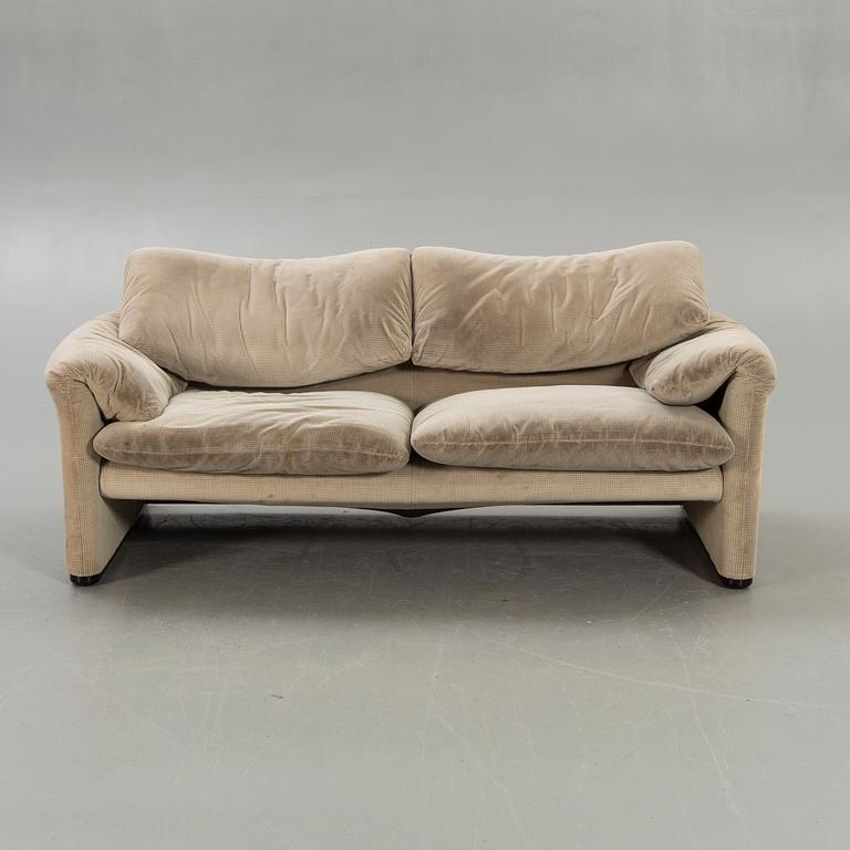 Vico Magistretti, sofa "Maralunga" for Cassina later part of the 20th century.