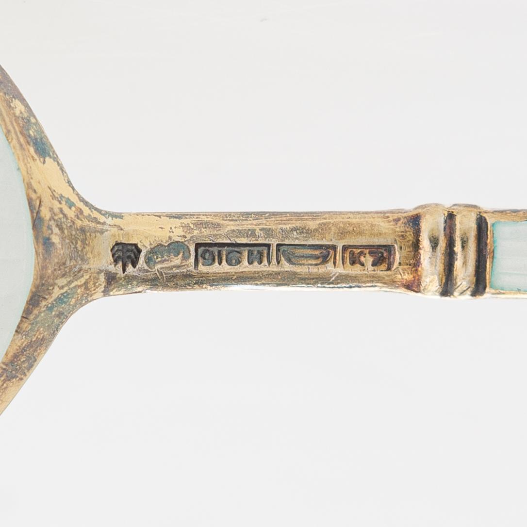 Tillander, mokkalusikoita, 6 kpl, kullattua hopeaa, emalia, Helsinki 1963. Alkuperäisrasiassa.