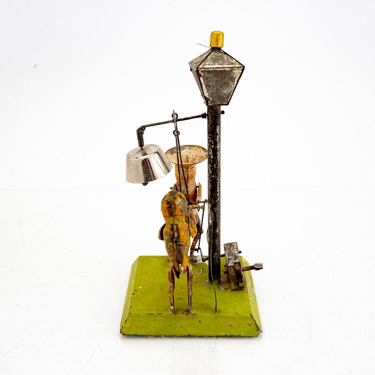 An early 1900s tin toy probably Germany.