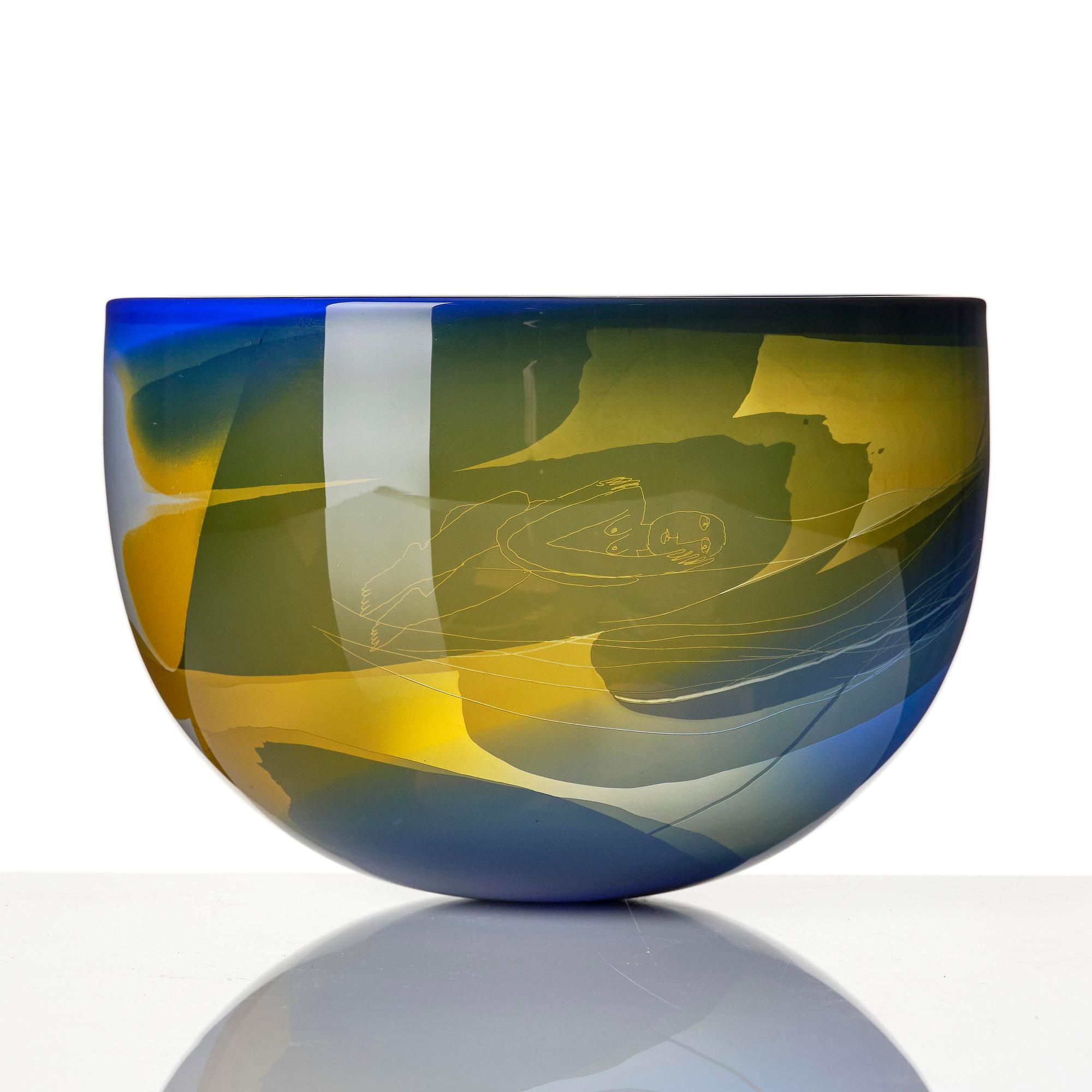 Ann Wolff, a glass bowl, Stenhytta Glass Studio, Transjö, glassblower Wilke Adolfsson.