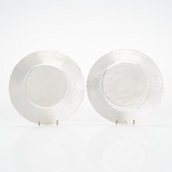 Tapio Wirkkala, two sterling silver dishes, model TW 410, Kultakeskus, Hämeenlinna 1972 and 1973. Design year 1969.