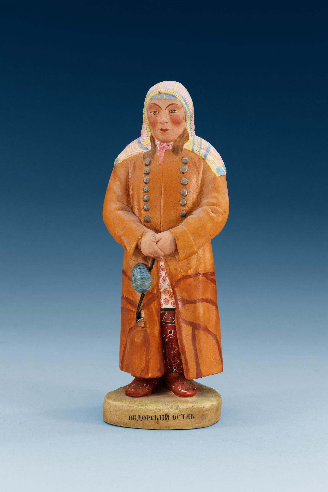 FIGURIN, biskvi. Ryssland, omärkt. 1900-talets första häflt.