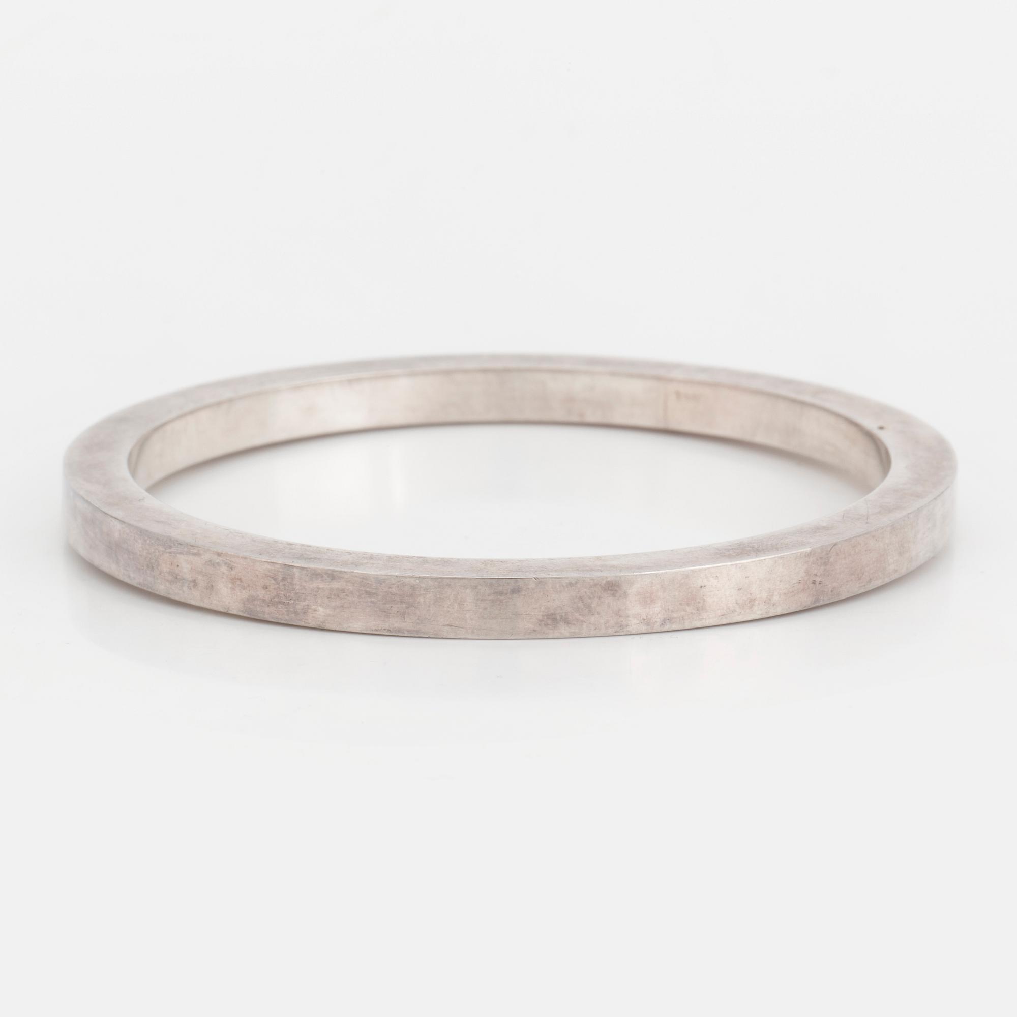 KERSTIN ÖHLIN LEJONKLOU, a sterling silver bracelet from Östersund, 1974.