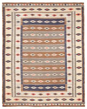 672. CARPET. "Ljusa mattan". Flat weave (rölakan). 411,5 x 313 cm. Signed MMF.